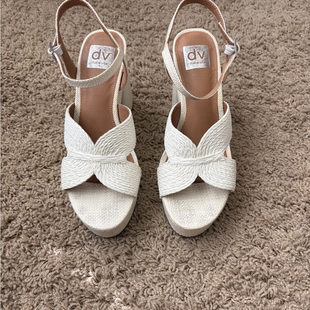 DV by Dolce Vita Women's White Raffia Wedge Sandals